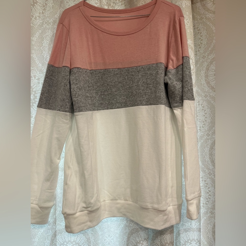Spring sweater- never worn! - Picture 2 of 3